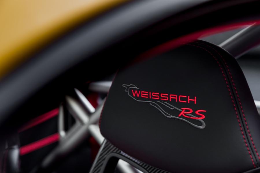 Детали интерьера Porsche 911 GT2 RS (991) 2017 года  (WW) (фото 28 из 93)